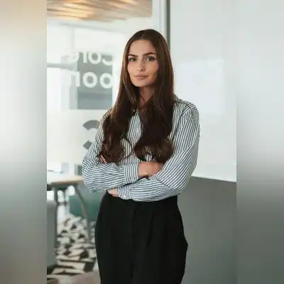 倪然婷